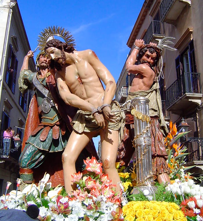 Grupo escultórico de La Flagelación en la Procesión de los Misterios de Trapani.