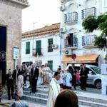 Procesión del Corpus Christi en Padul con la custodia llegando al altar instalado a las puertas de la Ermita de San Sebastián