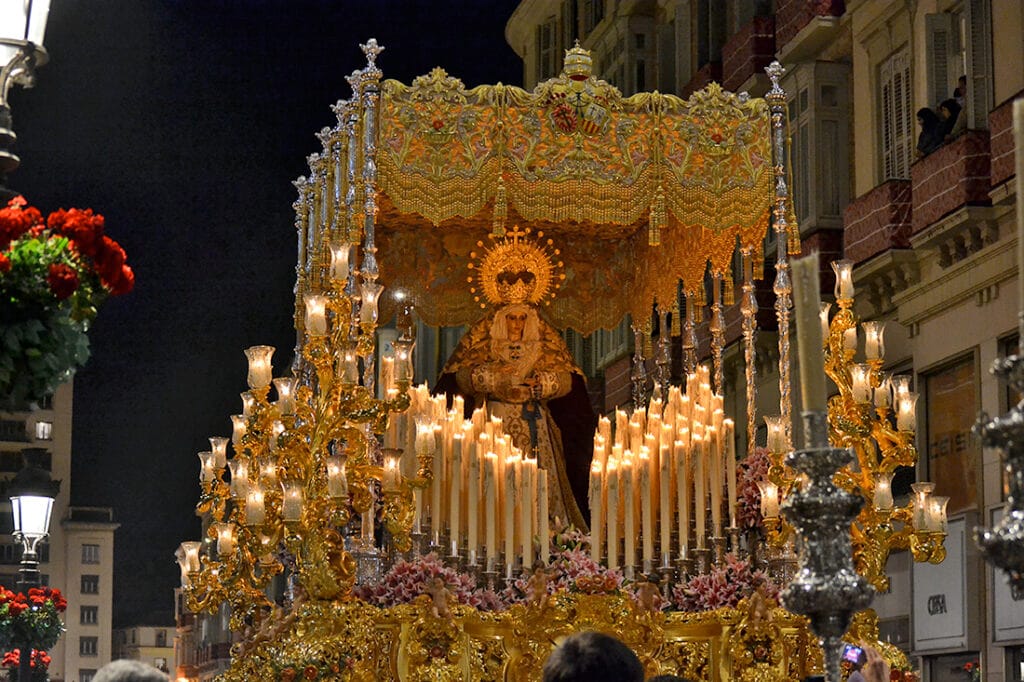 María Santísima de Consolación y Lágrimas de la Archicofradía de la Sangre durante la Semana Santa de Málaga.
