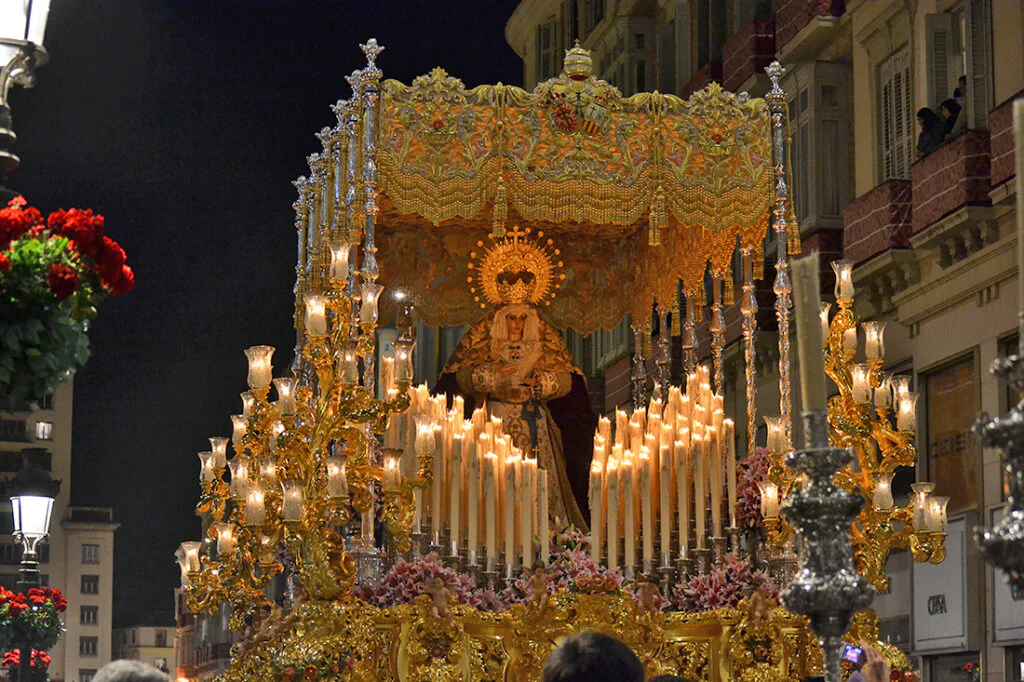 María Santísima de Consolación y Lágrimas de la Archicofradía de la Sangre durante la Semana Santa de Málaga.