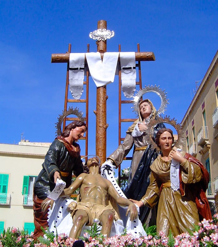 Grupo escultórico de El Descendimiento en la Procesión de los Misterios de Trapani.