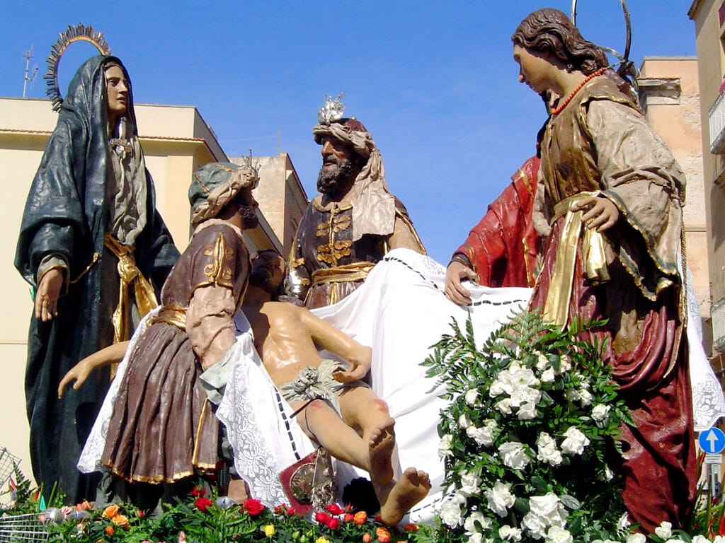 Grupo escultórico de El Traslado al Sepulcro en la Procesión de los Misterios de Trapani.