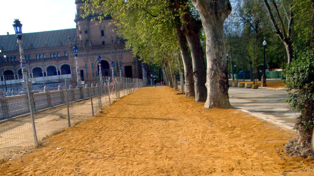 Suelo de albero en el Parque de María Luisa de Sevilla.