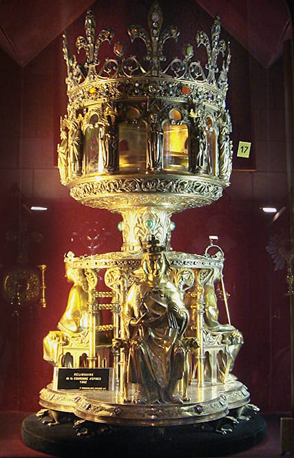 El objeto de la imagen es el Relicario de la Corona de Espinas de la catedral de Notre Dame en París. 