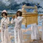 El Arca de la Alianza cruza el Jordán portada por sacerdotes, obra de James Tissot.