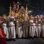 Trono del Cristo de la Sangre de la Archicofradía de la Sangre durante la Semana Santa de Málaga.