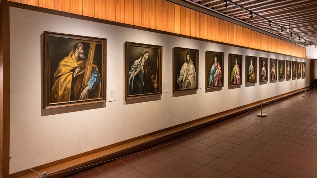 Conjunto del Apostolado de El Greco expuesto en Toledo, con Cristo y los apóstoles.