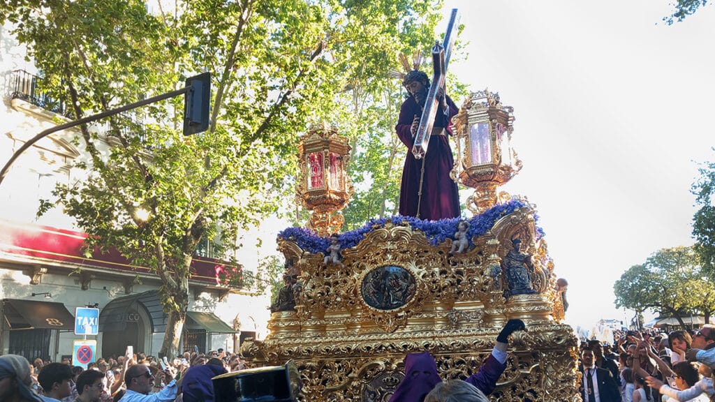 Nuestro Padre Jesús Nazareno de la O durante la Semana Santa de Sevilla de 2026.