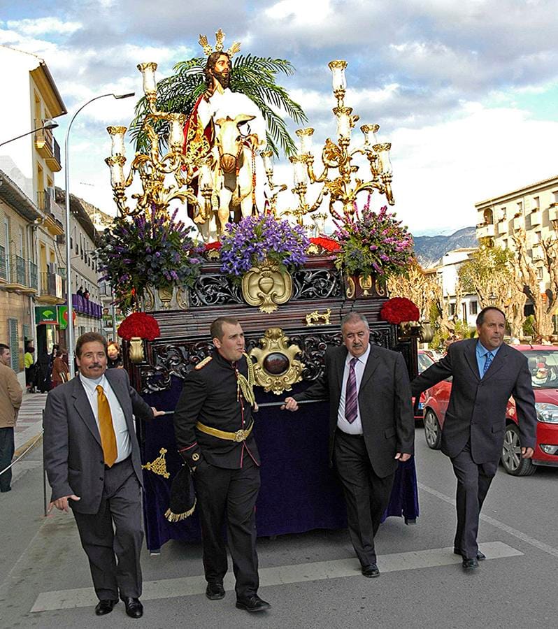 Primera salida de Nuestro Padre Jesús de la Victoria en 2007 y primer Domingo de Ramos de La Borriquilla de Padul en 2008.