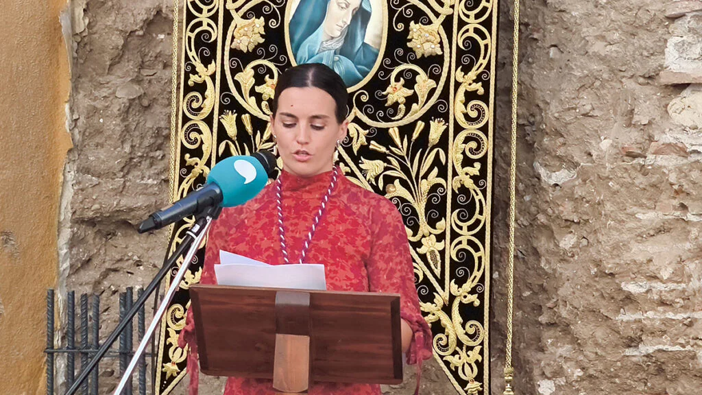 Amparo Hernández Amaro durante la presentación de la futura Casa de Hermandad de los Dolores de Padul