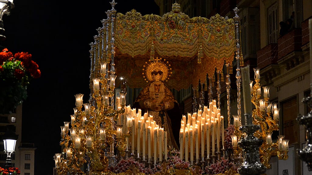 María Santísima de Consolación y Lágrimas durante la Semana Santa de Málaga.