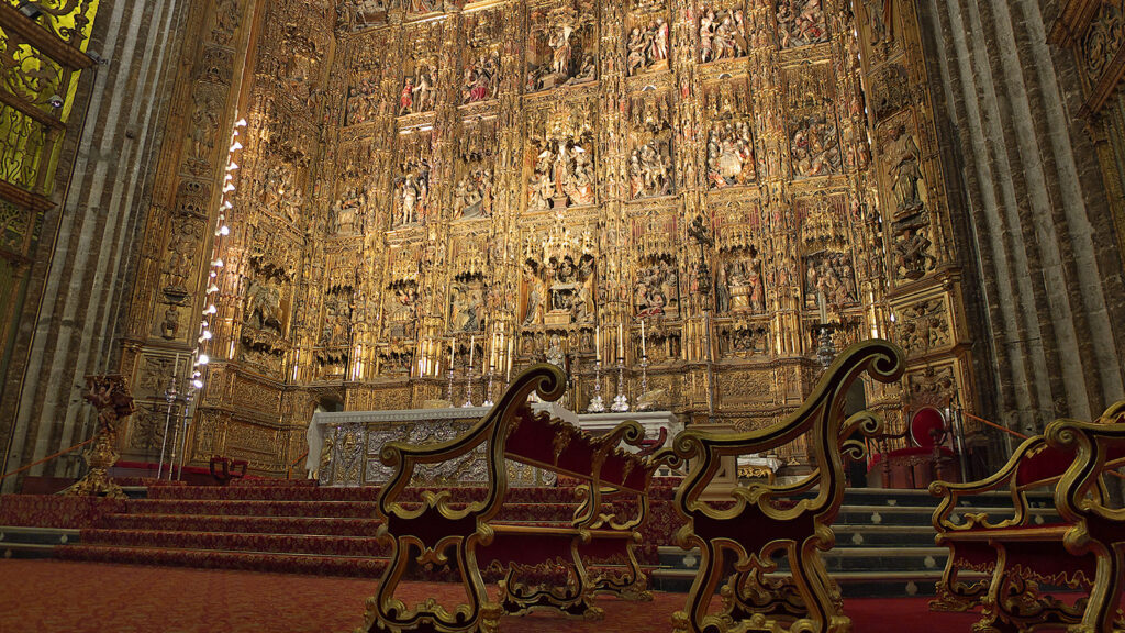 Retablo Mayor de la Catedral de Sevilla, tallado en madera dorada, policromada y estofada.