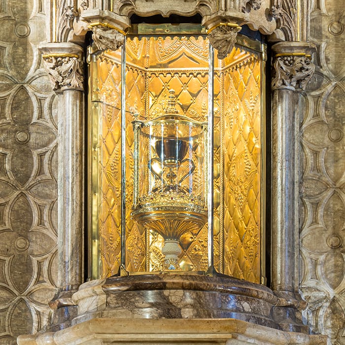 Santo Cáliz de la Catedral de Valencia, venerado por la tradición como copa de la Última Cena.