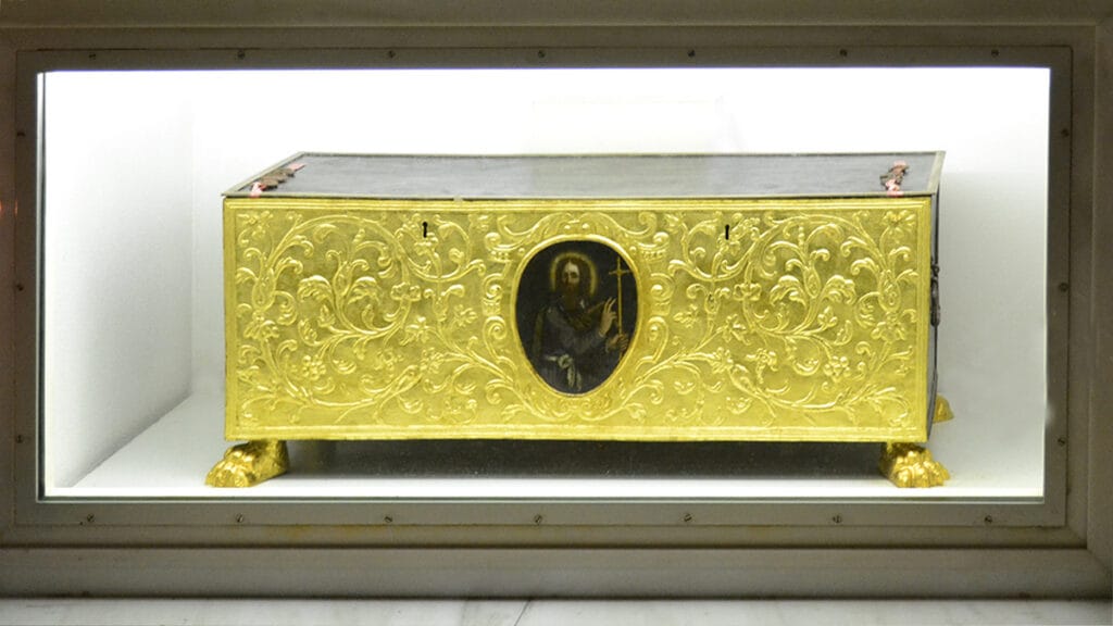 Tumba de Santo Tomás Apóstol en la Basílica de San Tommaso de Ortona.