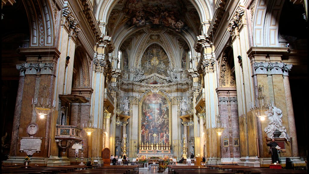 Interior de la Basílica de los Santos Doce Apóstoles de Roma.