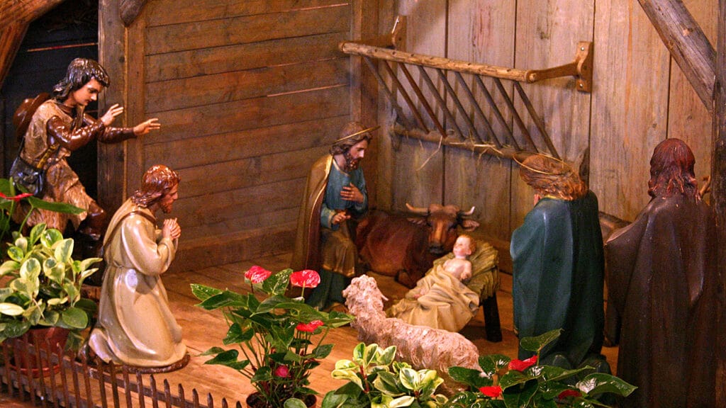 “Belén con escenas del Nacimiento en interior”