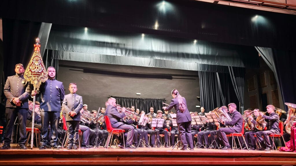 Actuación de la Agrupación Musical María Santísima de la Cabeza de Exfiliana en el Federico García Lorca.