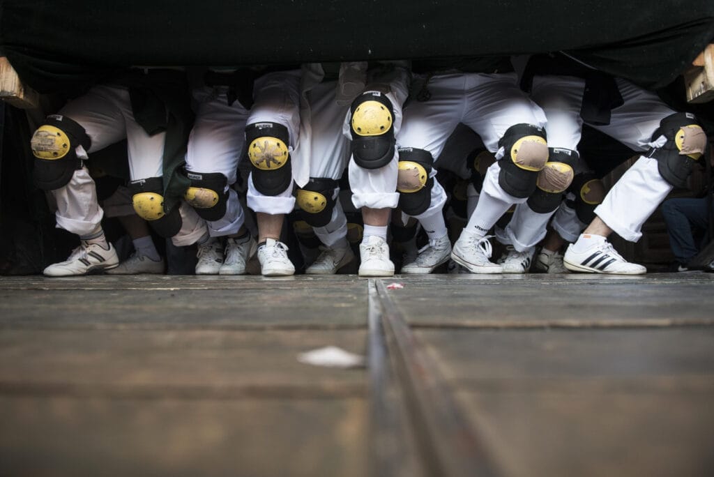 Cuadrilla de costaleros preparada para ir al cielo con el paso
Foto: Javier Alonso
https://shre.ink/tVxa