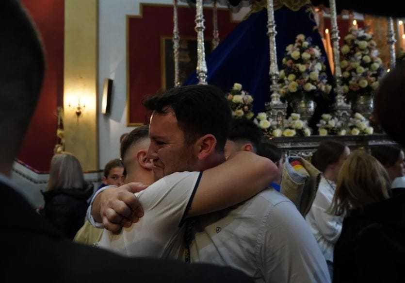 Emoción y lágrimas en la Capilla Ntra. Sra. de la Estrella
Foto: Pepe ortega
https://shre.ink/tVtE
