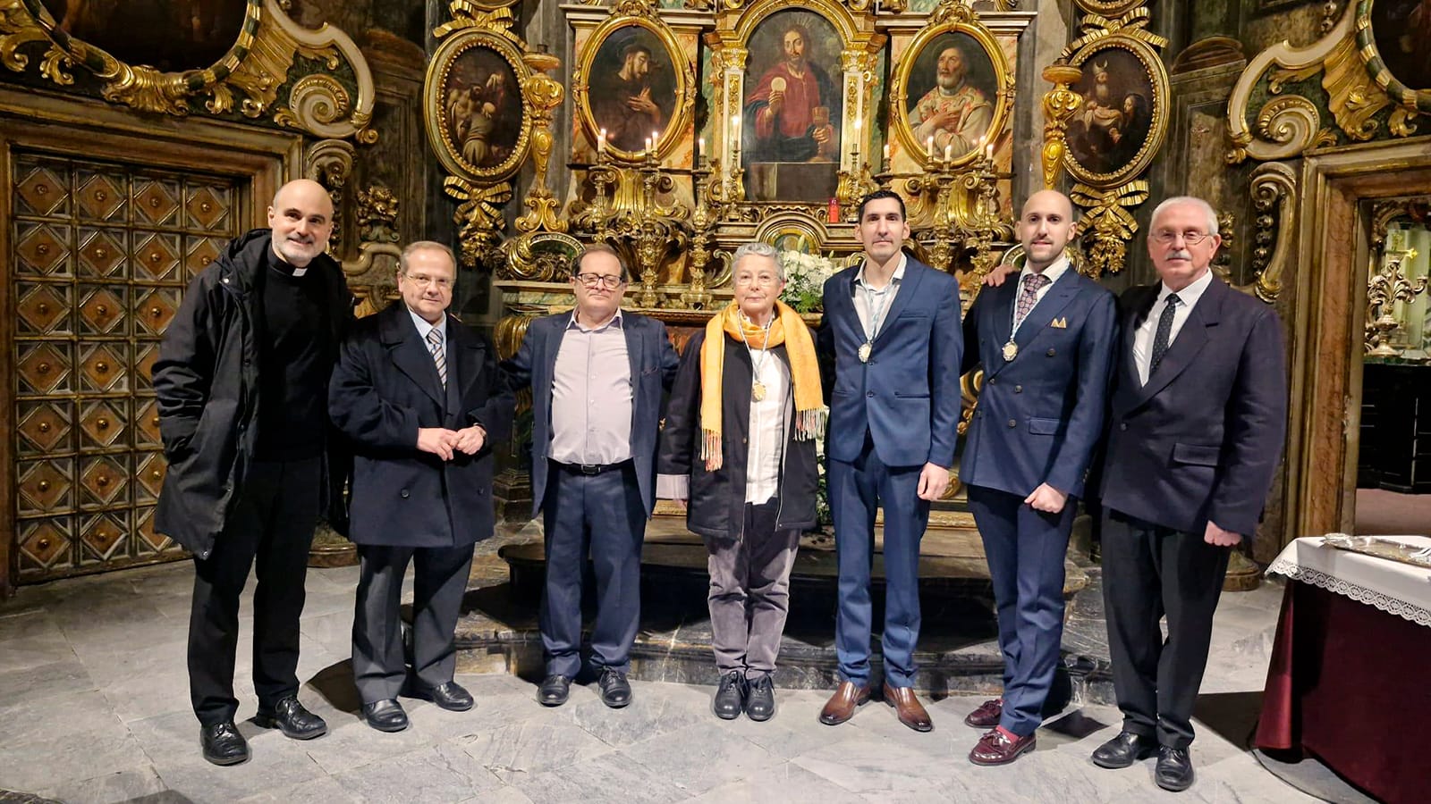 Foto de familia tras la toma de posesión de la nueva Junta del Consejo General, en la basílica de Santa María de Mataró.