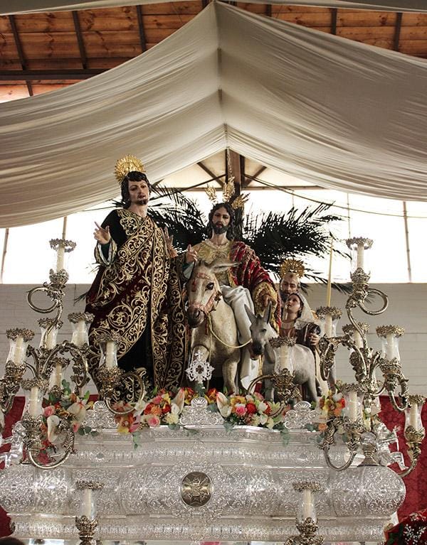 El Señor de la Victoria presidiendo la celebración eucarística del XXV aniversario de la Borriquilla de Padul.